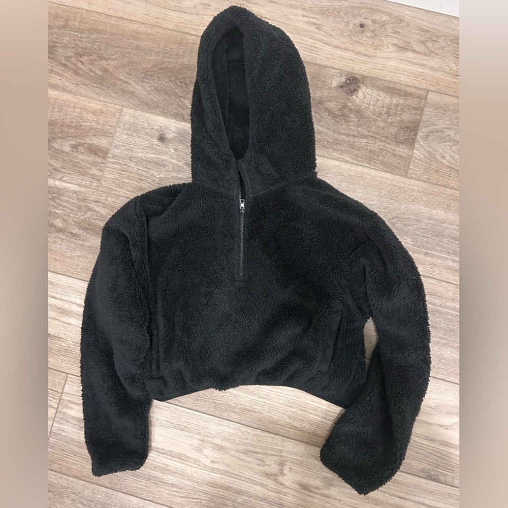 Aritzia Sunday Best Cropped Fleece Jacket